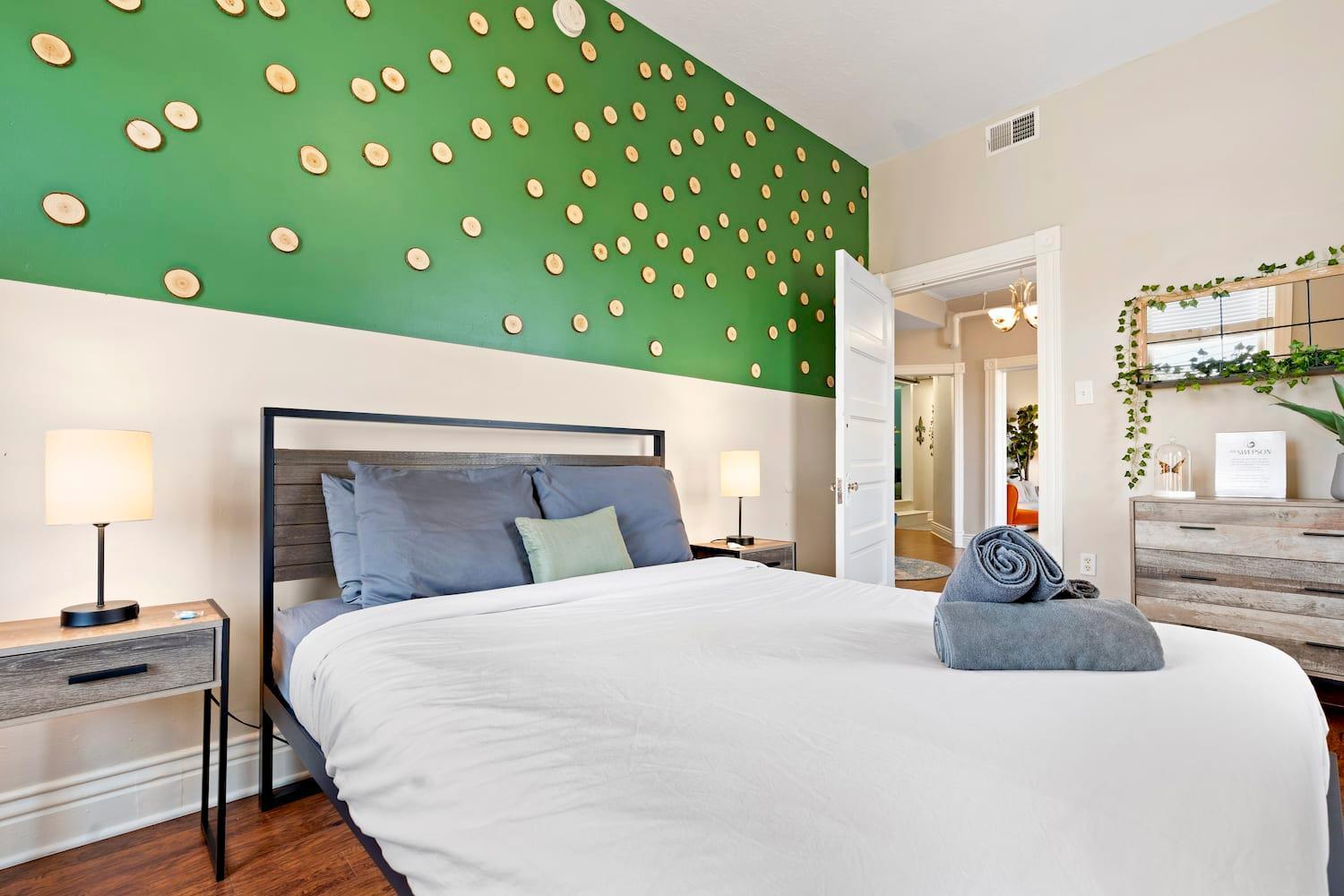 Apartment King Sleep8 4bed 3br 2ba Swepson Domestique *