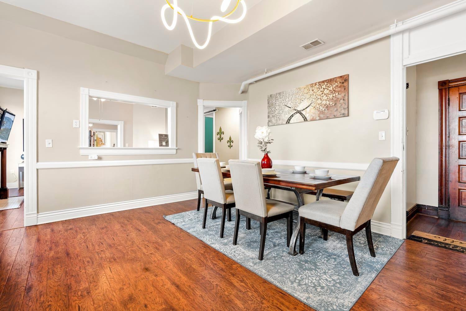 Apartment King Sleep8 4bed 3br 2ba Swepson Domestique